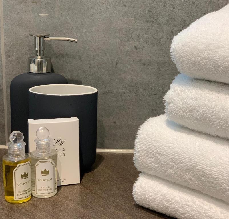 Oyo Ruby Pub & Hotel Brighton Екстериор снимка